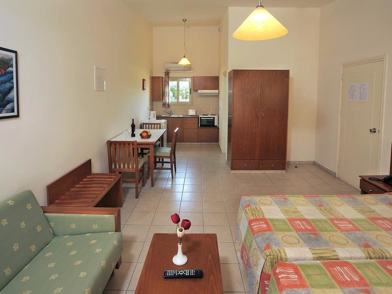 Nissiana Hotel and Bungalows 206581