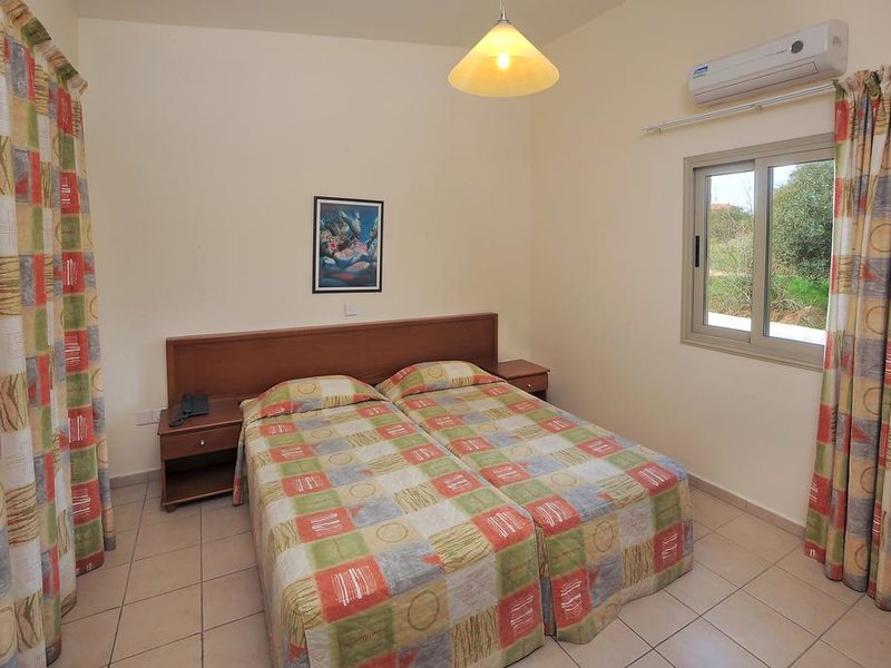 Nissiana Hotel and Bungalows 206582