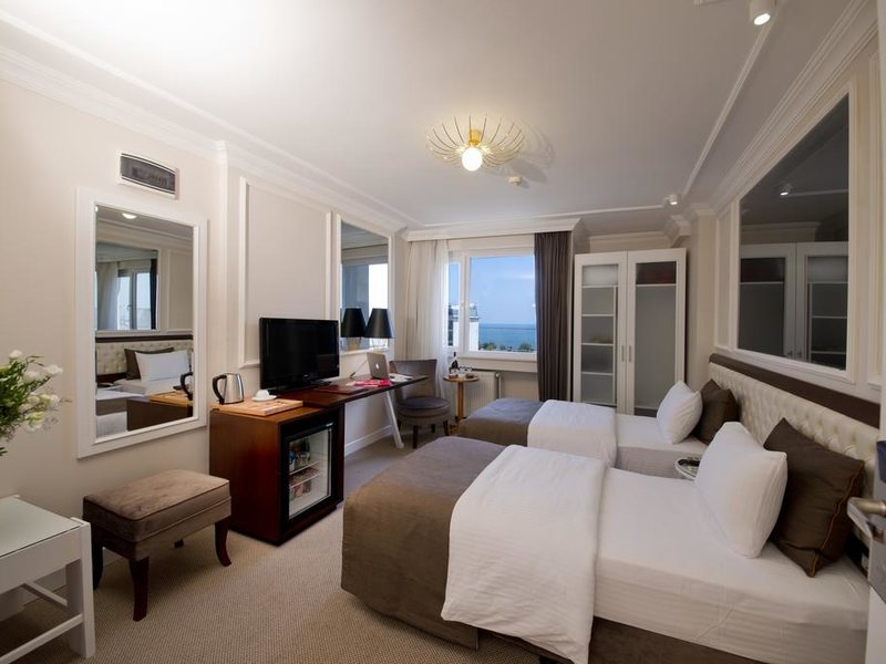 North Point Hotel 276916