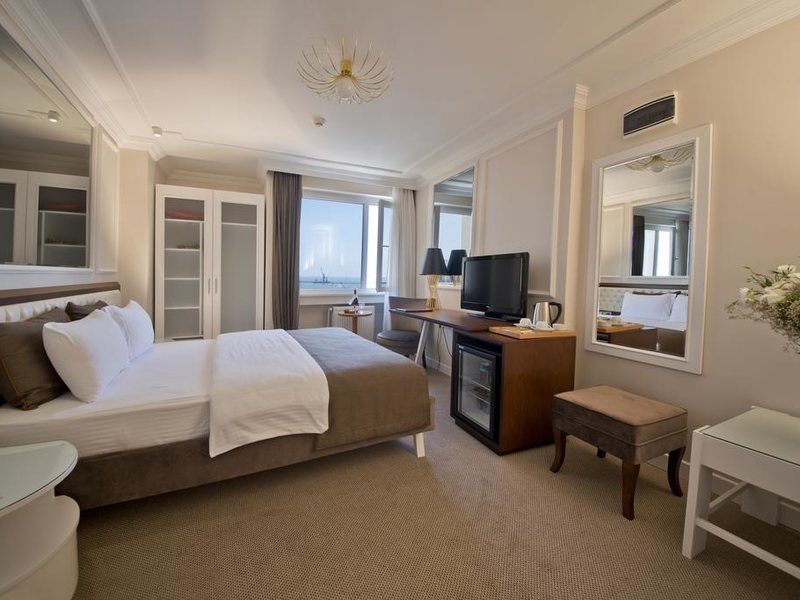 North Point Hotel 276917