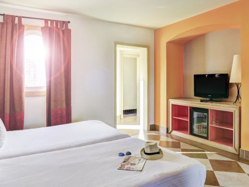 Novotel Beach 126615