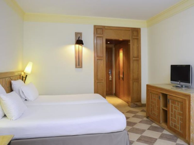 Novotel Beach 126616