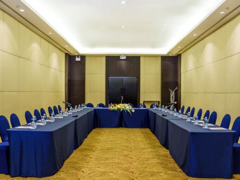 Novotel Hua Hin Cha Am Beach Resort & Spa (ех 151159