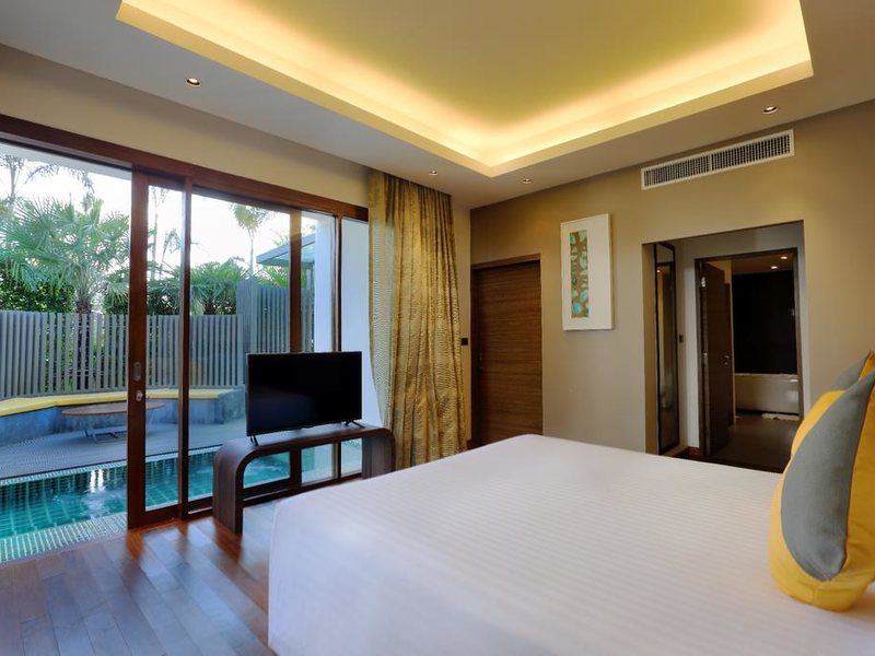 Novotel Phuket Karon Resort & Spa (ex. Talay Karon , ex 224930