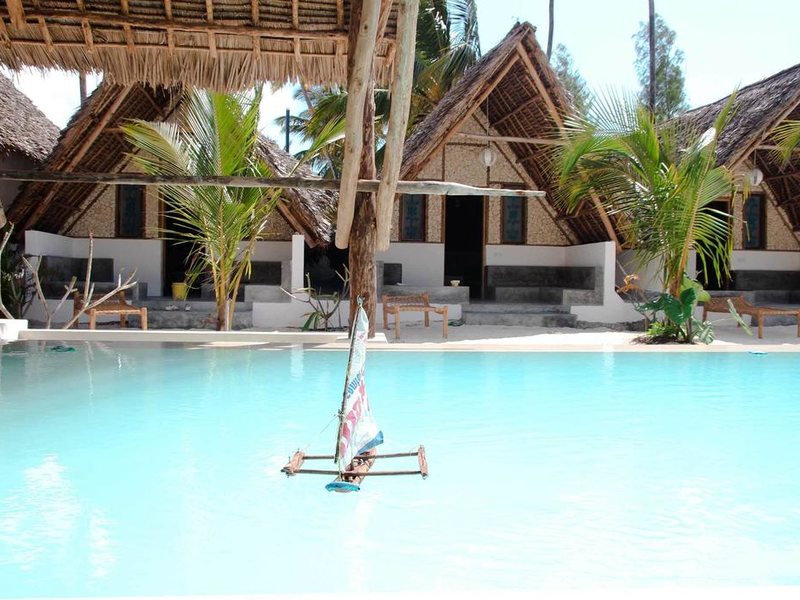 Nur Beach Resort 201266