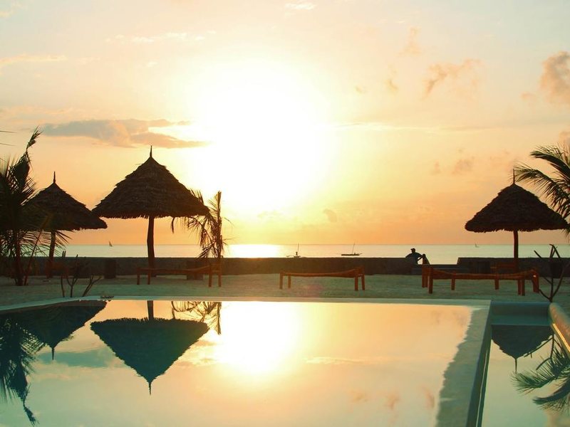 Nur Beach Resort 201267