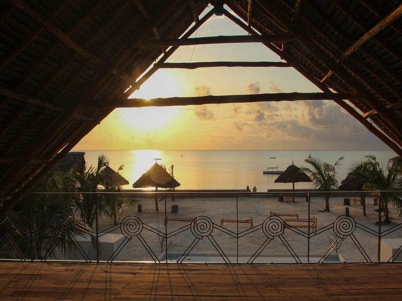 Nur Beach Resort 201275