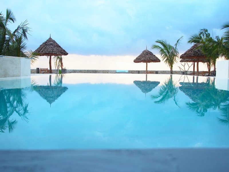 Nur Beach Resort 201277