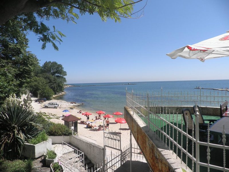 Oasis (Balchik)  166772