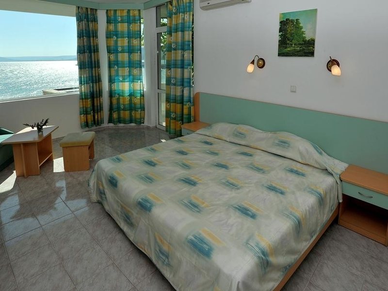 Oasis (Balchik)  166776