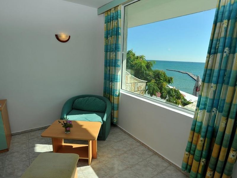 Oasis (Balchik)  166778