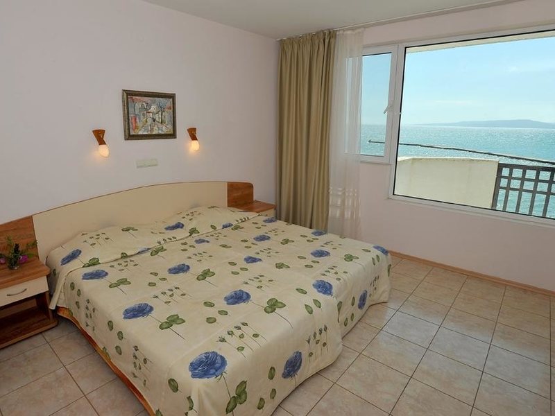 Oasis (Balchik)  166786