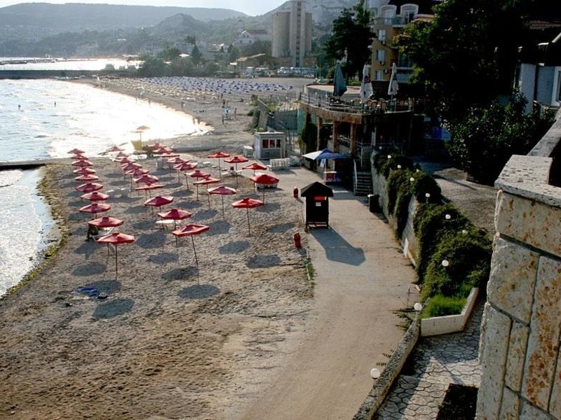 Oasis (Balchik)  166790