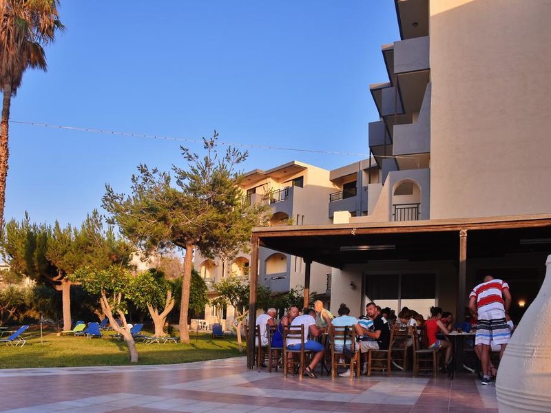 Ocean Heights View Hotel 285648