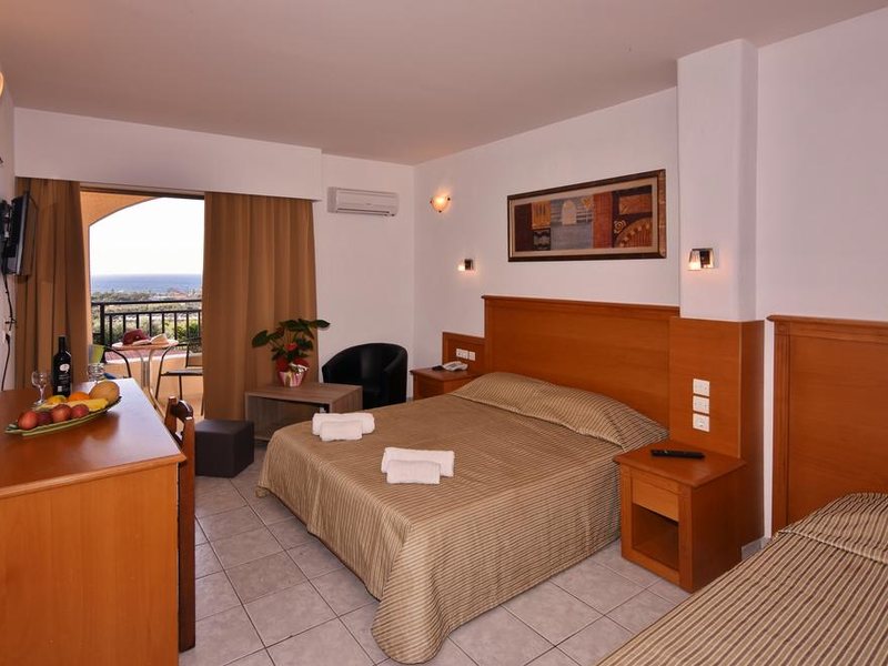 Ocean Heights View Hotel 285655