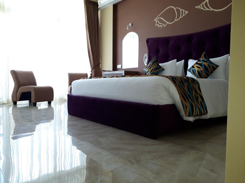 Ocean Queen Hotel 193941