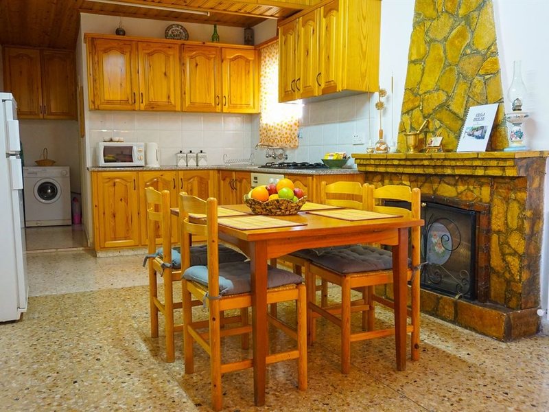 Olga Traditional House 291821