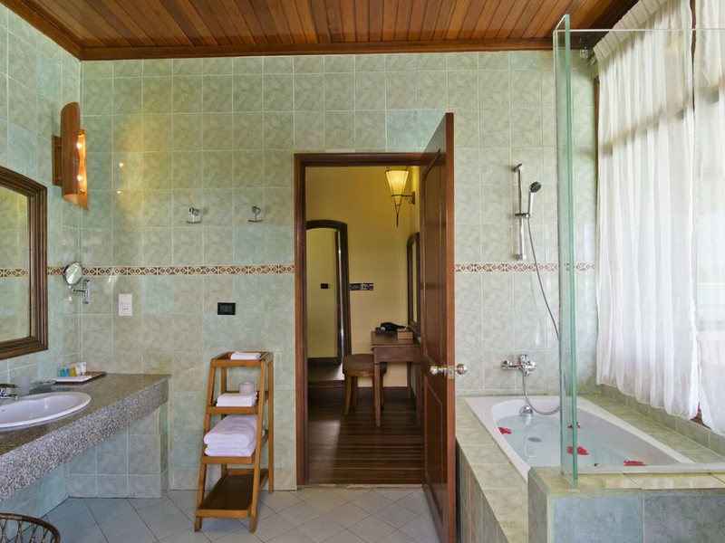 Olhuveli Beach & Spa Resort 136030