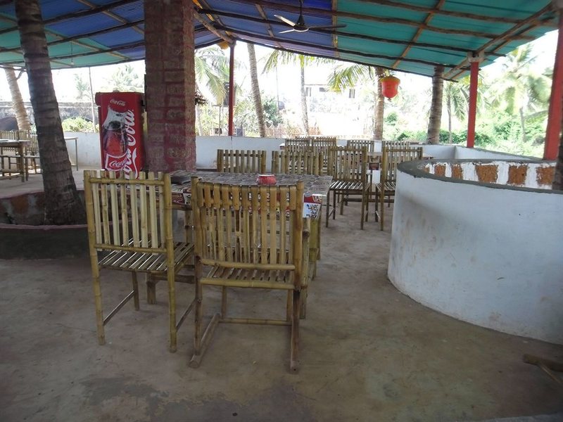 Om Lake Resort 114570