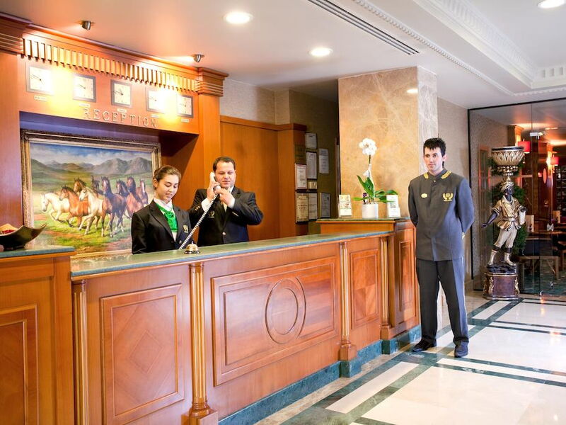 Oran Hotel  243152