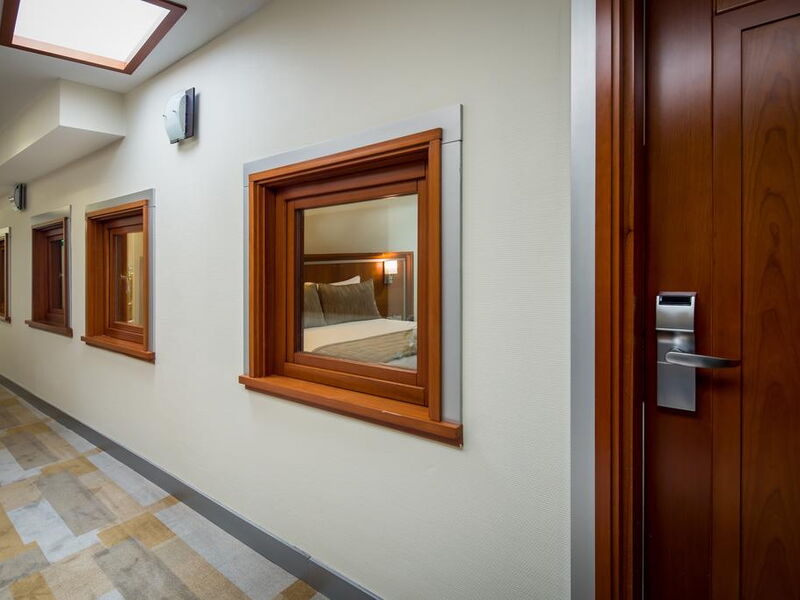 Orka Royal Hotel 243174