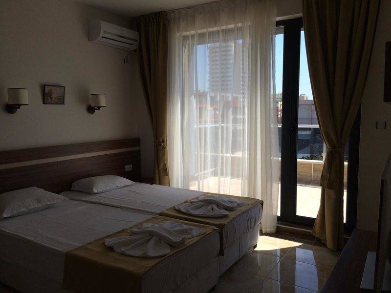 Palace De Luxe  166946