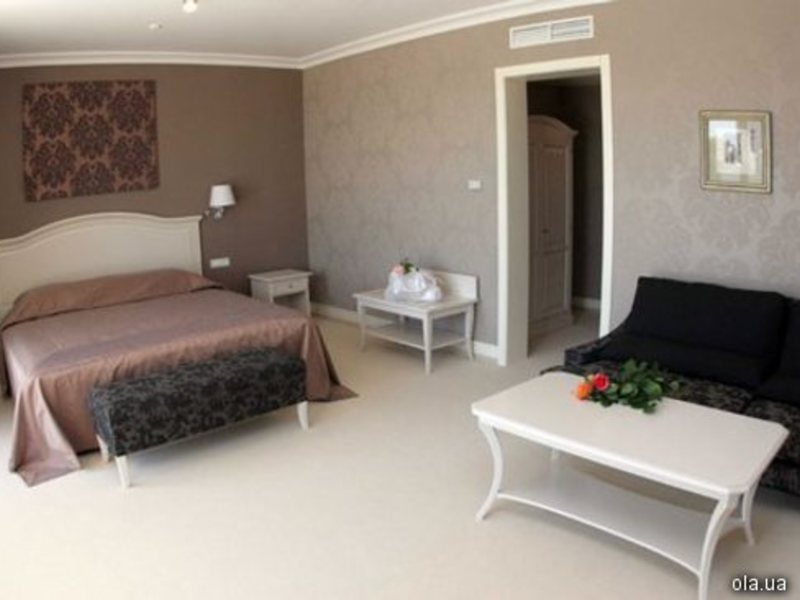 Palace Del Mar Hotel 11814