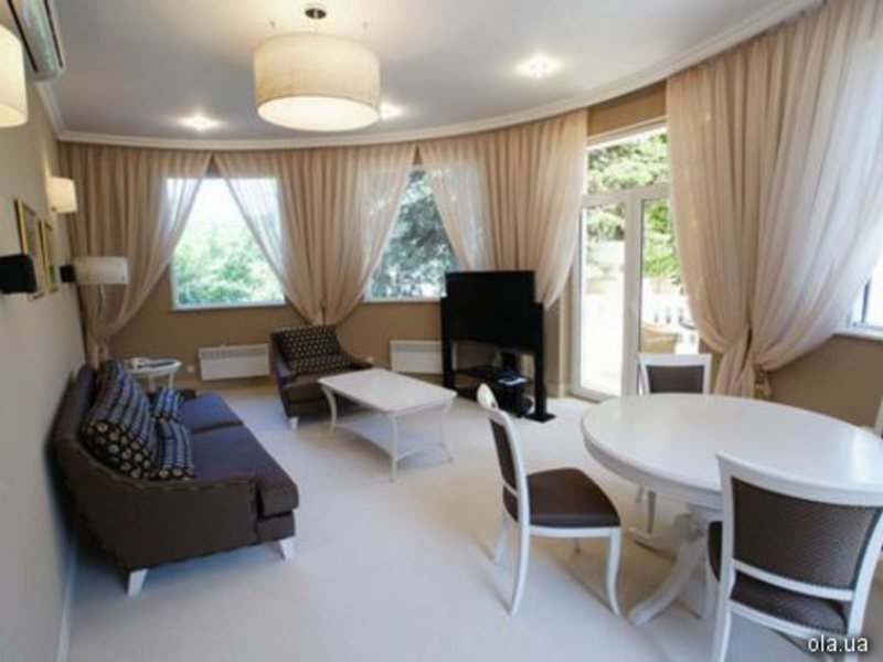 Palace Del Mar Hotel 11829