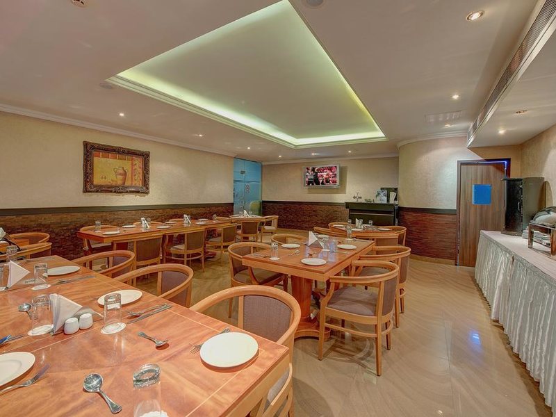 Palm Beach Hotel Dubai 180000