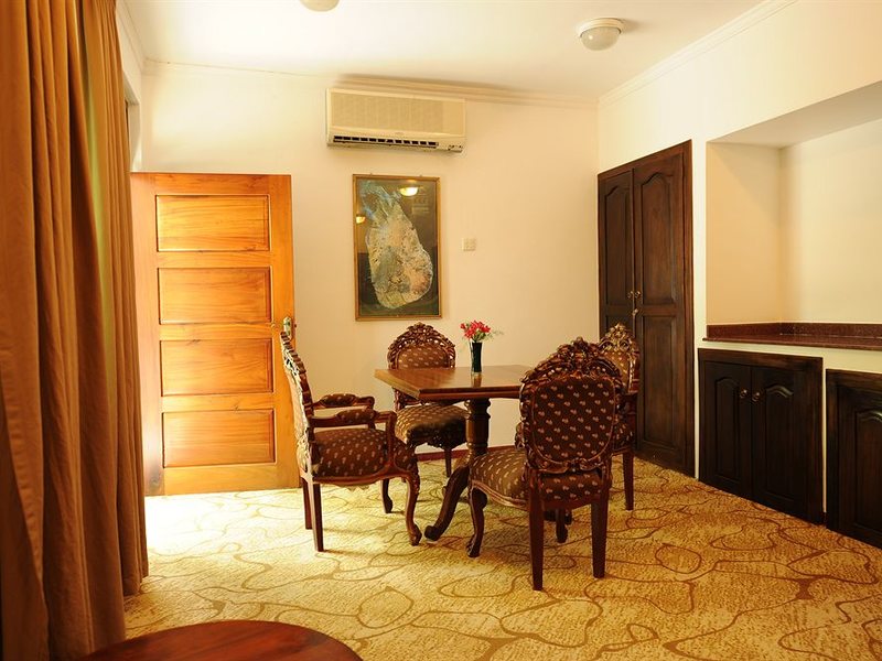 Palm Beach Mount Lavinia 108220