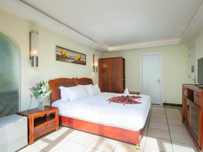 Palm Beach Resort & Spa Sanya 298478
