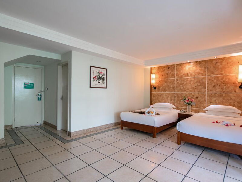 Palm Beach Resort & Spa Sanya 298480