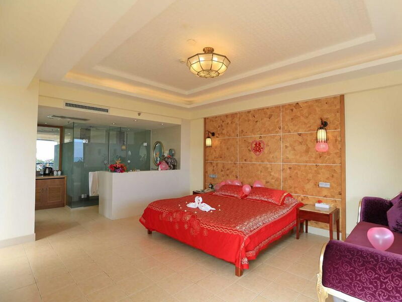 Palm Beach Resort & Spa Sanya 298487