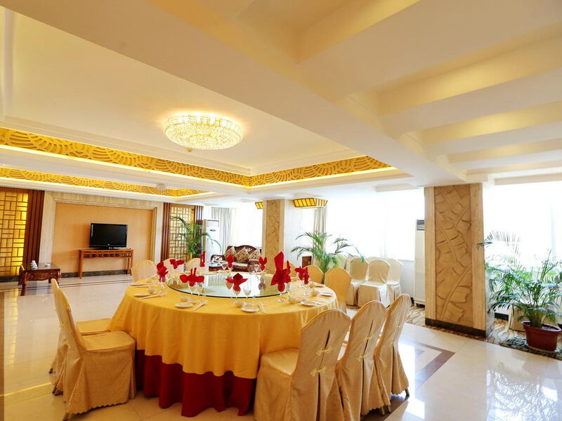 Palm Beach Resort & Spa Sanya 298490