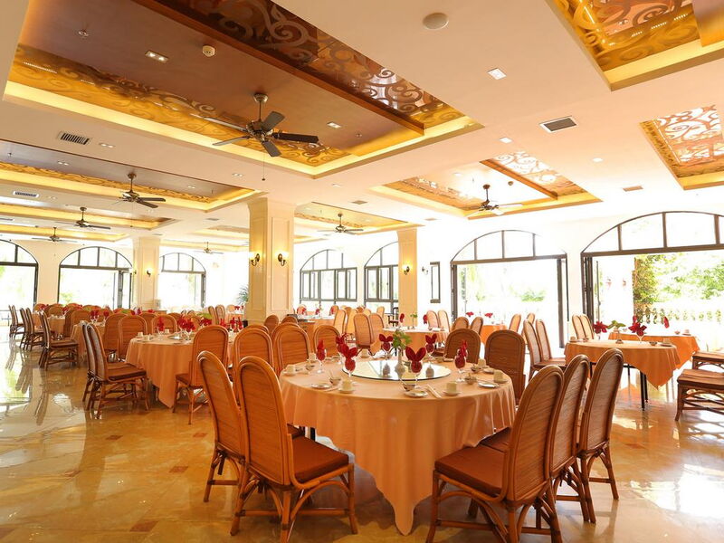Palm Beach Resort & Spa Sanya 298491