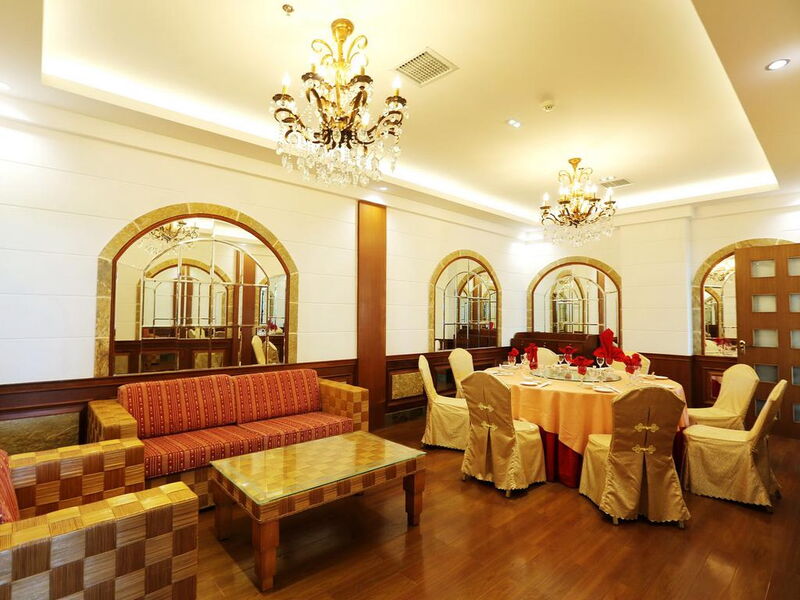 Palm Beach Resort & Spa Sanya 298492