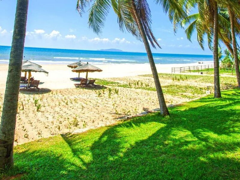 Palm Beach Resort & Spa Sanya 298500