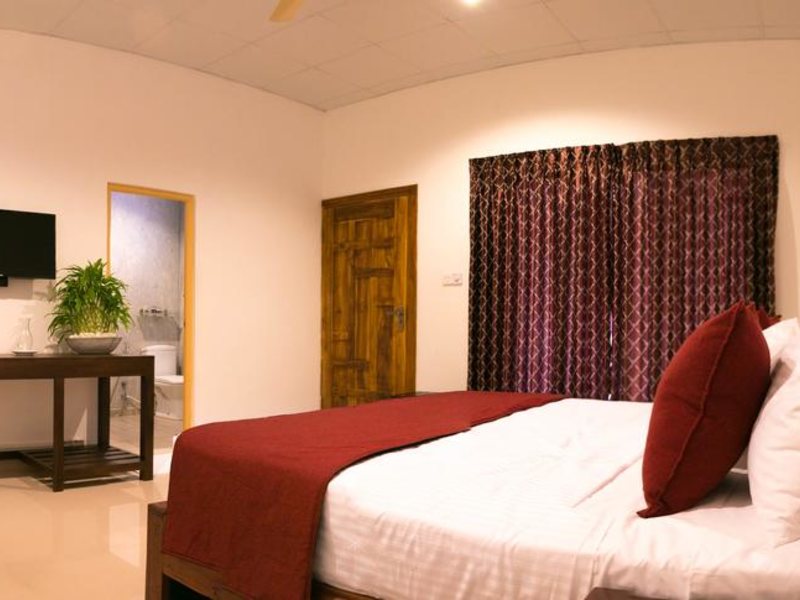 Palm Resort Nilaveli 108253