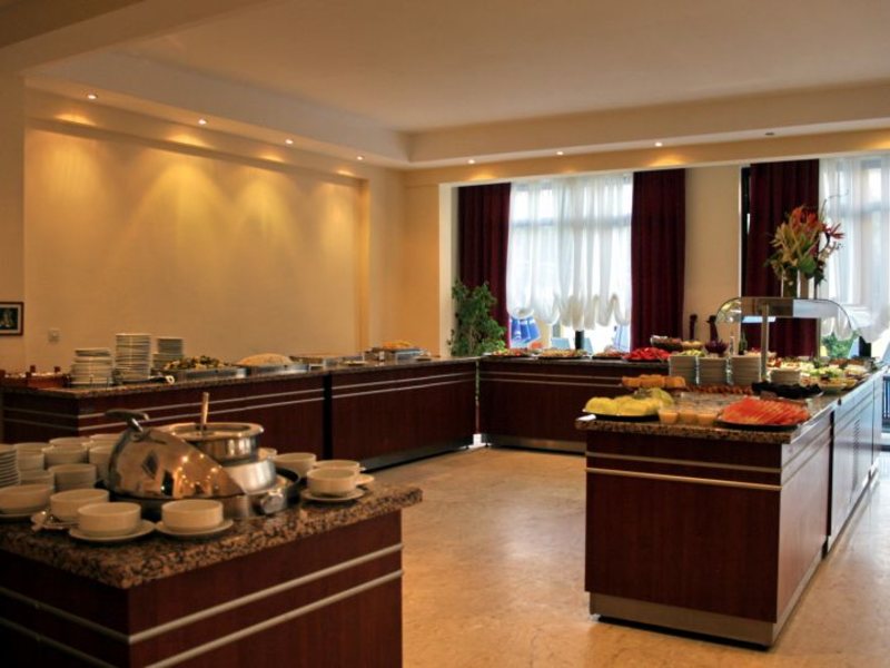 Palmea Hotel 66440