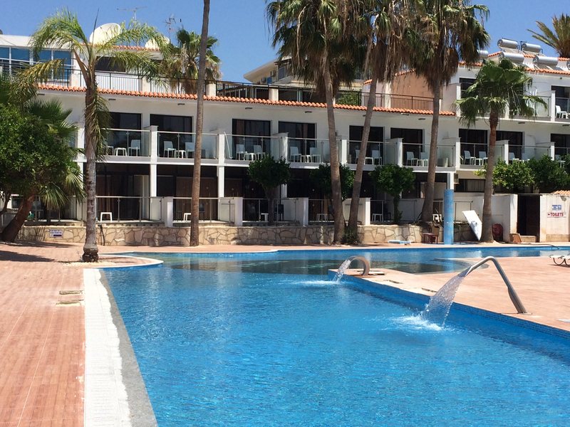 Pambos Napa Rocks 103646