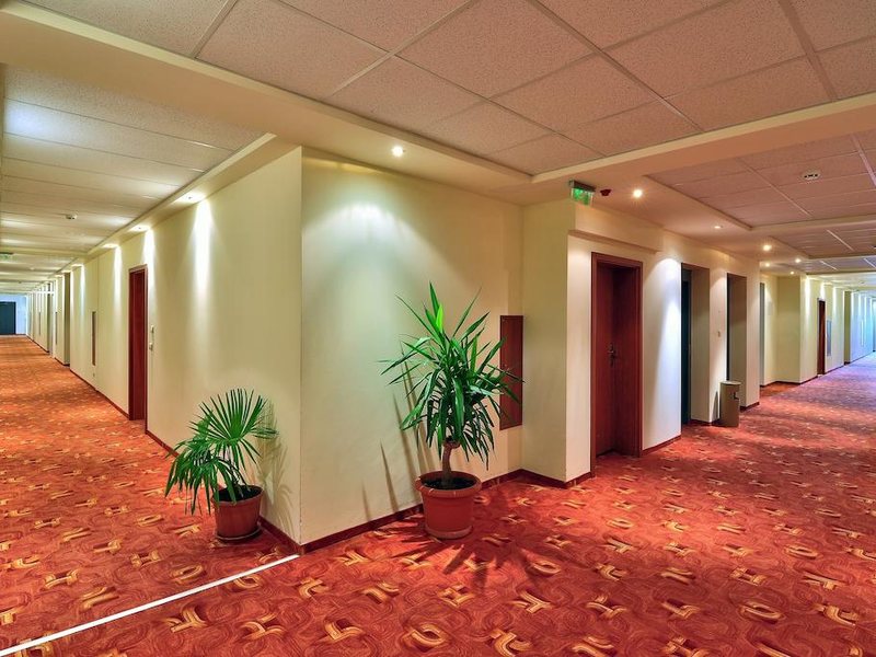 Paradise Green Park	 167100