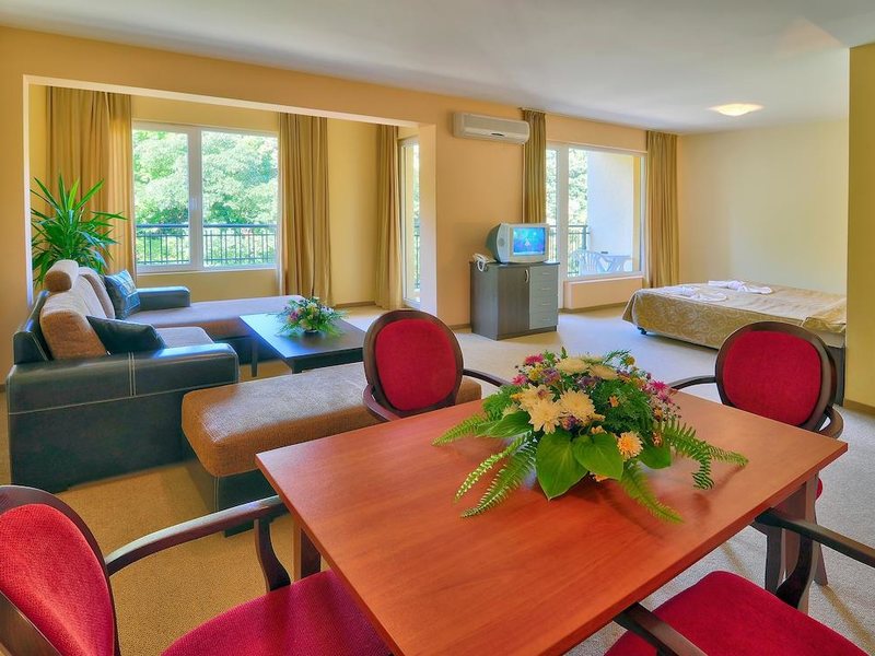 Paradise Green Park	 167110