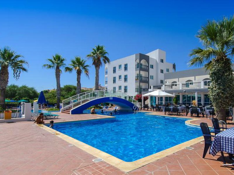 Paramount Hotel Apts Superior 83652