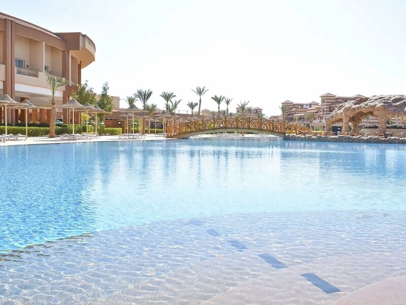 Parrotel Lagoon Waterpark Resort 328000