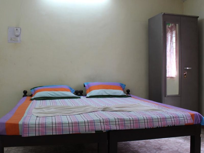 Pauline Villa Guest House 208044