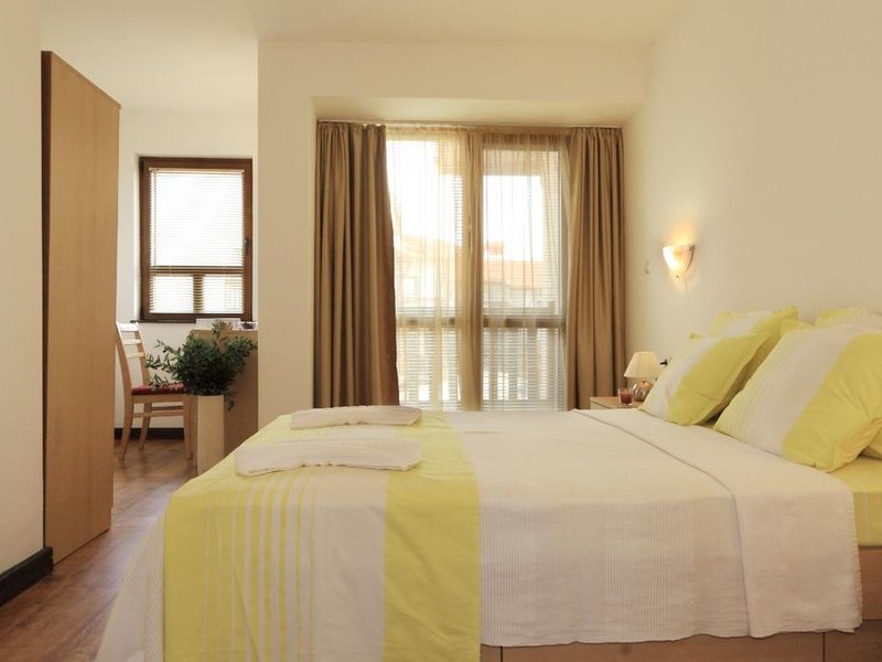 Pearl Apartments 167296