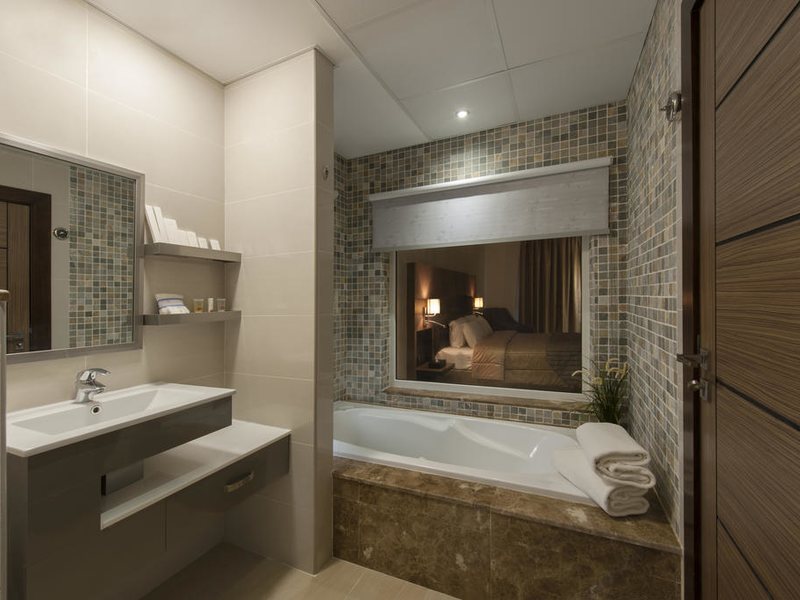 Pearl Beach Hotel 191939