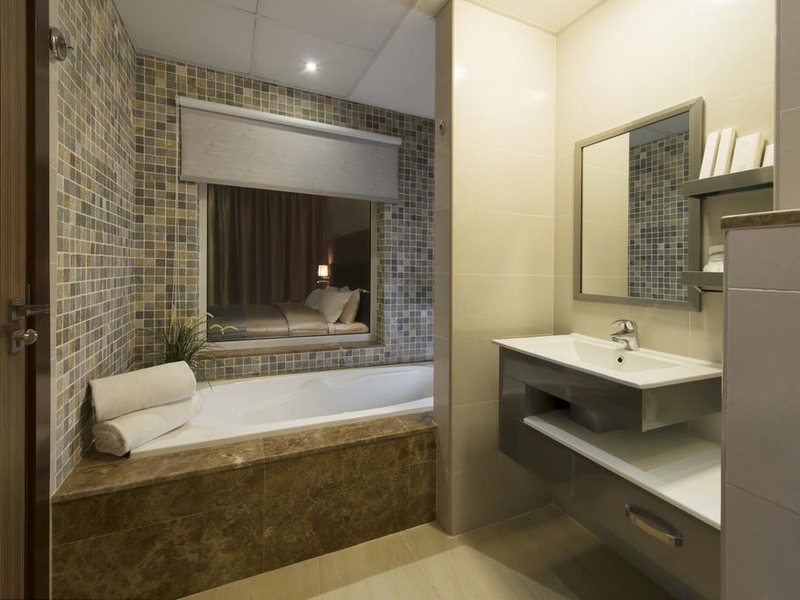 Pearl Beach Hotel 191944