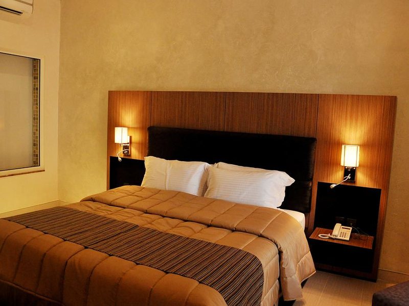 Pearl Beach Hotel 191953