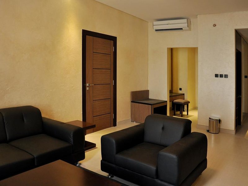 Pearl Beach Hotel 191956